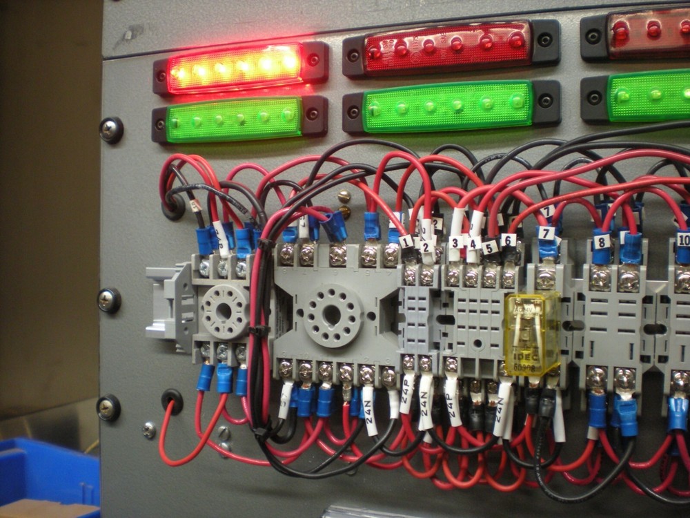 Idec RH1B-U SPDT Relay with Idec SH1B-05 Socket – 24VAC Coil – Tests OK as Shown