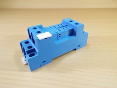 FINDER RELAY SOCKET 96.72 GENERAL PURPOSE 8PIN DINRAIL SCREW MOUNT 15A 250V