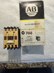NOS Allen Bradley 700-F400A11 Control Relay in Box