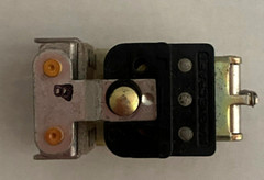 NEW OLD STOCK Magnecraft Electric Company W88KADX3 RELAY 230 VAC (VOLTS AC)