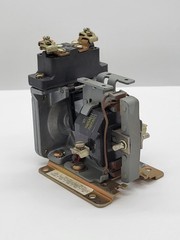 Square D 9050 A010D Pneumatic Timing Relay 600V Series A 120/110V Coil
