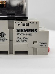 2PC 3XT7112-1DC03C Relay w Socket Base 10A 277V 8Pin 24V Coil 3TX7144-4E2
