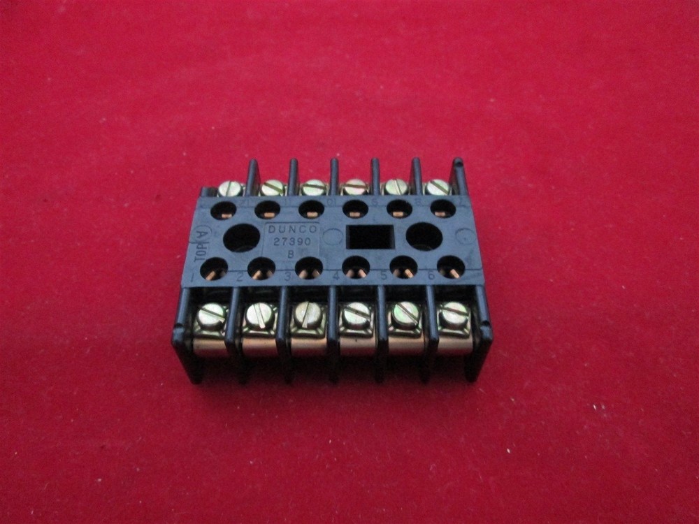 Struthers Dunn 27390 Socket