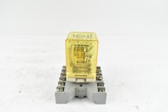 Idec RR3PA-UL Relay With SR3P-06 Base Used