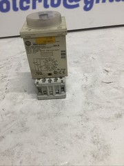 ALLEN BRADLEY 700-HR52TU24 SER. B W/ 700-HN101 Ser C I-078