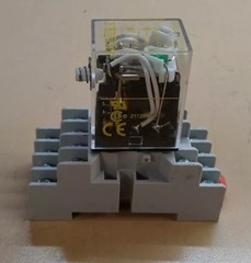 SQUARE D RELAY 8501 RS14M1P14V14 Ser C with 8501NR45 SOCKET Ser B 5D