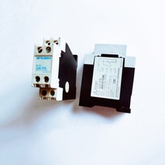 MODEL UN-FD AC220-240V Voltage Transmitter x 1PC NEW