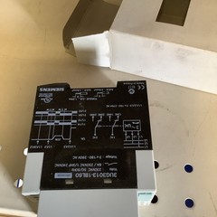 NEW- OLD STOCK – Siemens 3UG3013-1BL60 Three Phase Line Voltage Monitoring Relay