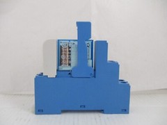 FINDER 95.05 RELAY SOCKET WITH RELAY 40.52 8 AMP/ 250 VOLTS/ 24VDC