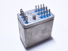 V23162-B0722-C110 Siemens Hermetically Sealed Cradle Relay 32VDC 4PDT 2A 16-Pin