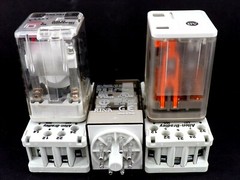 Allen Bradley General Purpose Relays 700-HA33Z24 /B, HA32Z24 /D, HA32Z24 /A, Lot