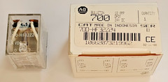 NEW ALLEN BRADLEY 700-HF32Z24 8 BLADE RELAY 24VDC DPDT 2P SERIES B