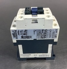 Telemecanique CAD32BD Contactor 24VDC 4E-8
