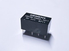 V23102-C0003-A211 Siemens Miniature PCB Relay W11 5VDC DPDT 2A 8-Pin Monostable