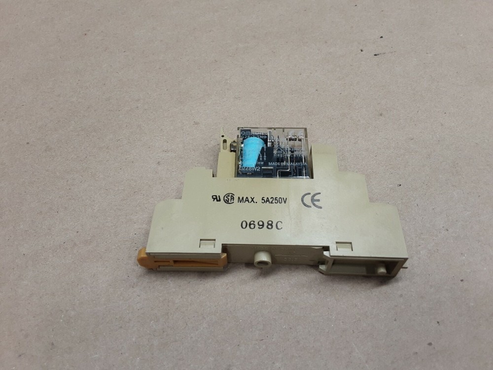 Omron G2R-2-SND 24VDC Relay with Base 0998YK 5A 250V #100I36*AD