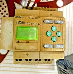 OMRON ZEN-10C1AR-A Programmable Relay | 100–240V AC | 24V DC