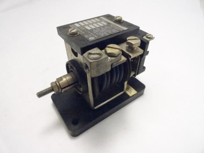 199935 Parts Only; Allen-Bradley 809-A13E Trip Relay missing lug