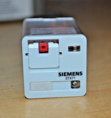 SIEMENS ~ 3TX7112-1NC13 ~ RELAY 3 PDT 12 AMP 11 PIN OCTAL 24 VAC