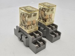 2PC Idec RH2B-U Relay w Socket Base 10A 240V 1/3HP 8-Pin 110/120V Coil