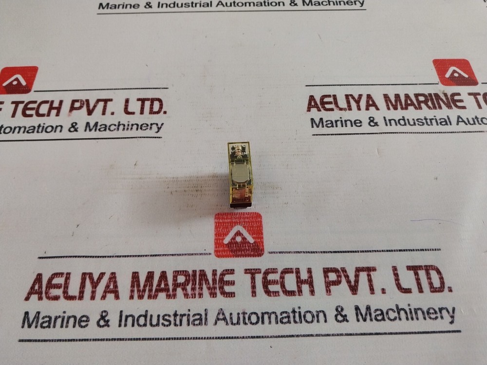 IDEC RJ1S-C-A100 Relay 100/110 VAC 50/60HZ