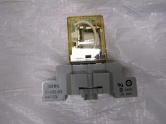 IDEC RH2B-UL-AC24V DPDT Power Relay, 10A with SH2B-05 DIN Rail Socket