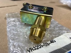 NEW SMC VR3201-03-40 Pneumatic Electric Relay FAST SHIPPING