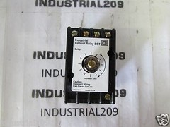 CUTLER HAMMER INDUSTRIAL CONTROL RELAY BST-ON TIMER 1253C29G20 NEW IN BOX