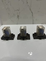 (LOT OF 3) Cutler Hammer D5PA1 Ser. A2 Terminal Relay Socket W/ D5PR3A #4024F272