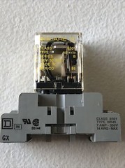 SQUARE D RELAY 8501 RS14V20 with 8501NR45 SOCKET