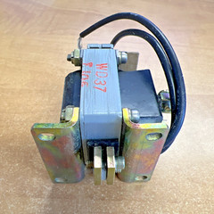 General Electric CR9500A103A2A Solenoid 115V Push Type End Mtg **NEW in BOX**