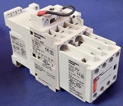SPRECHER & SCHUH CS7-40EY-D10 CONTROL RELAY W/ CS7-PV-22 AUXILIARY TOP MOUNT NEW