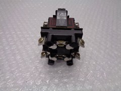 ALLEN BRADLEY 700-C200A1 SER.B RELAY 600VAC NSNP