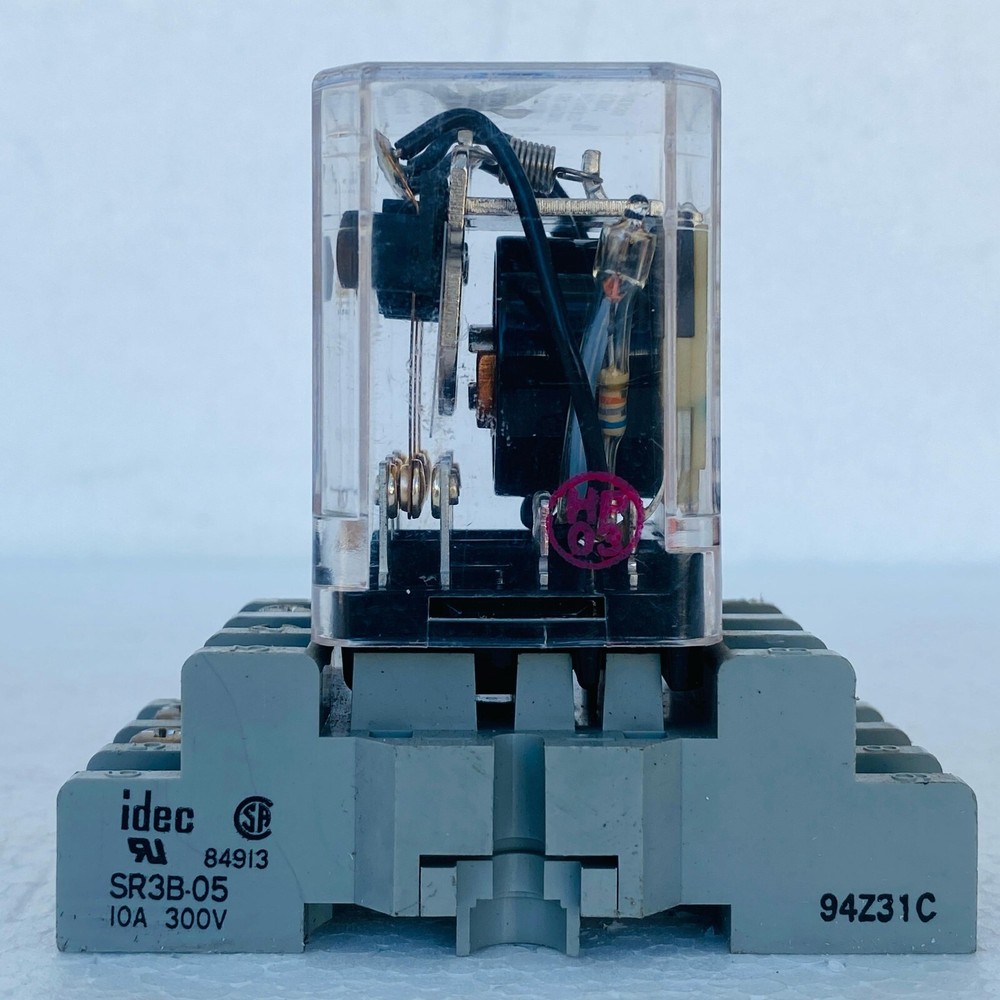 Tyco Electronics KUP-14A35-120 Relay With SR3B-05 Socket