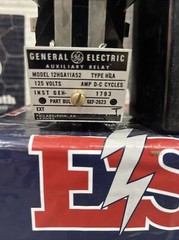 GE Auxiliary Relay Model 12HGA11A52 125 Volt DC