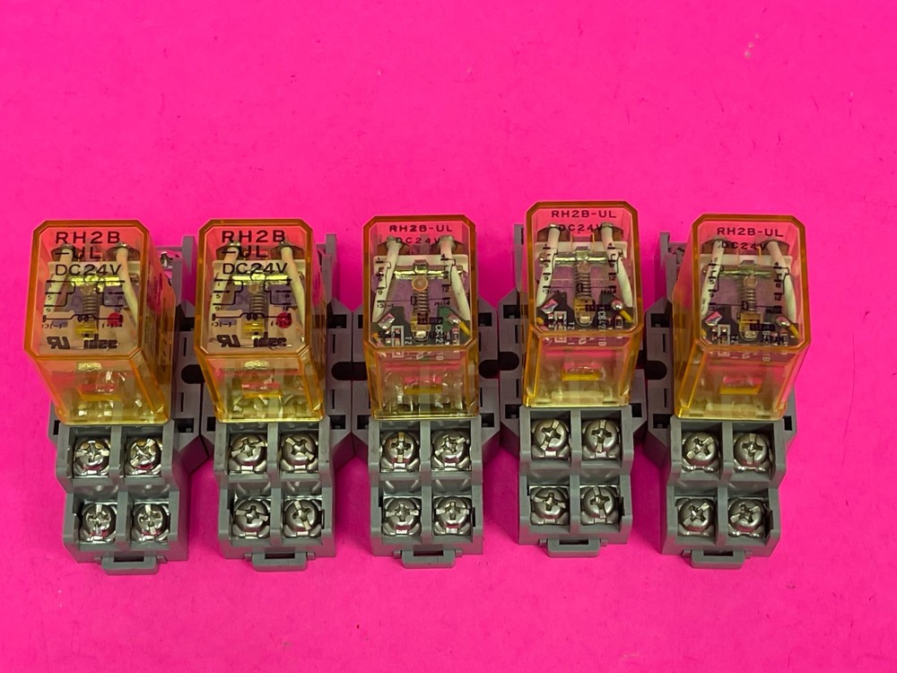 IDEC RH2B-UL DC24V Relay w/ SH2B-05 Socket Base 24VDC DPDT 10A 8-Pin [Lot of 5]