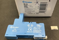 95.03- CLAMP TERMINAL SOCKET – 10A 250V AC – SPDT