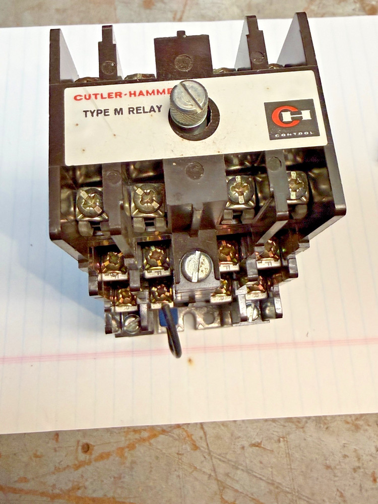 Cutler Hammer Type M Relay D26MR Type 24 VDC Coil