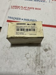 New Siemens DPDT-16 AMP OCTAL RELAY BUTTON LED 120VAC 3TX7112-1LF13 A4