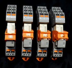 [Lot of 4] Phoenix Contact 2900931 RIF-1-BPT/2×21 Base with 2961192 Relay