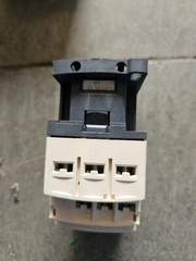 Schneider Electric CAD32P7 Control Relay 230V 50/60Hz