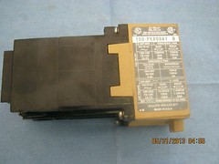 Allen-Bradley Cat. # 700-PK800A1 Series B Control Relay W
