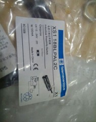 XS118BLPAL2C Telemecanique proximity switch New #YY0