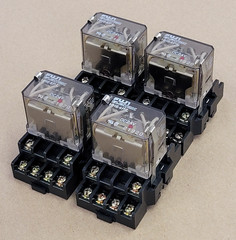 FUJI ELECTRIC HH64P-L RELAY WITH SOCKET TP614X2 10A 250V, LOT OF 4 | ITEM A