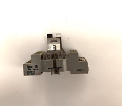 IDEC SR3B-05 RELAY SOCKET 10A 300V 11-PIN BLADE DIN RAIL MOUNT (LOT OF 12)