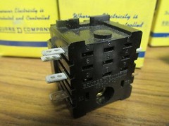* SQUARE D CLASS 8501 TYPE NK3T SERIES C SOCKET TRACK MOUNTED …… VM-8B