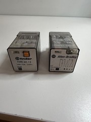 Allen Bradley 700-HAX2A1-4 & Finder 60.12