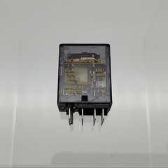 Square D 8501RS4V20 Relay Miniature Plug In 4 Pole 14 Blade for 8501NR45 Base