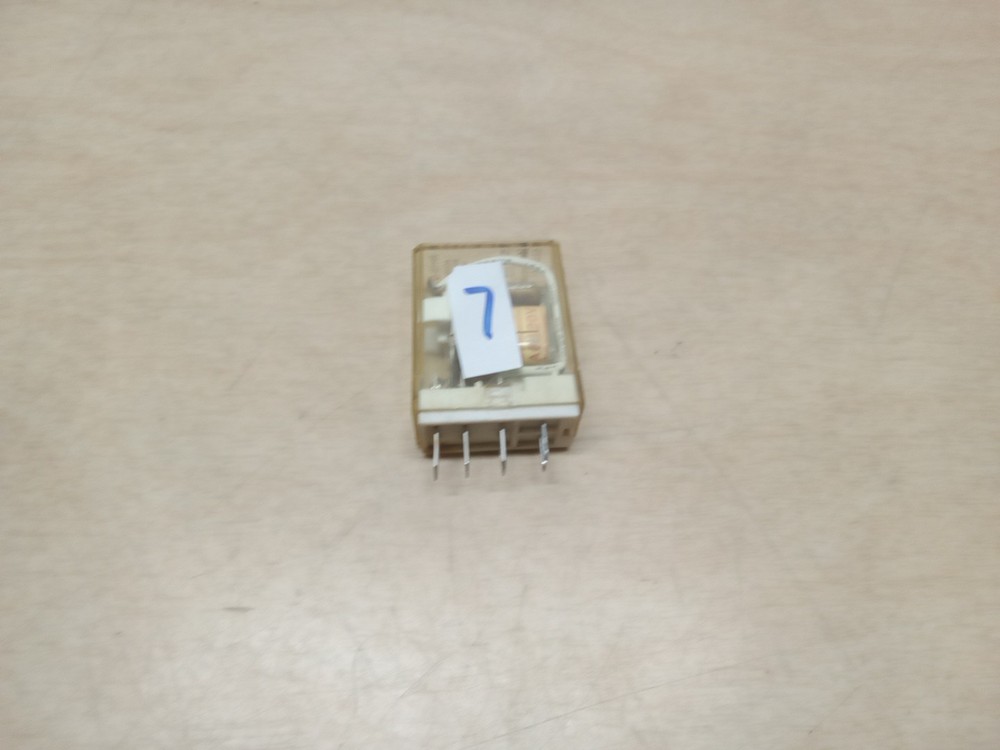 Idec RH1B-U 120VAC Relay