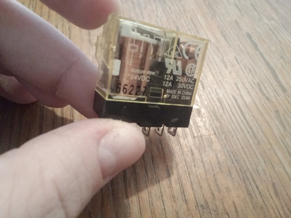 Idec RJ1S-CL-D24Relay 24Vdc