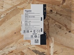 Schneider Electric Zelio Logic SR2B121BD – Compact Smart Relay 24VDC